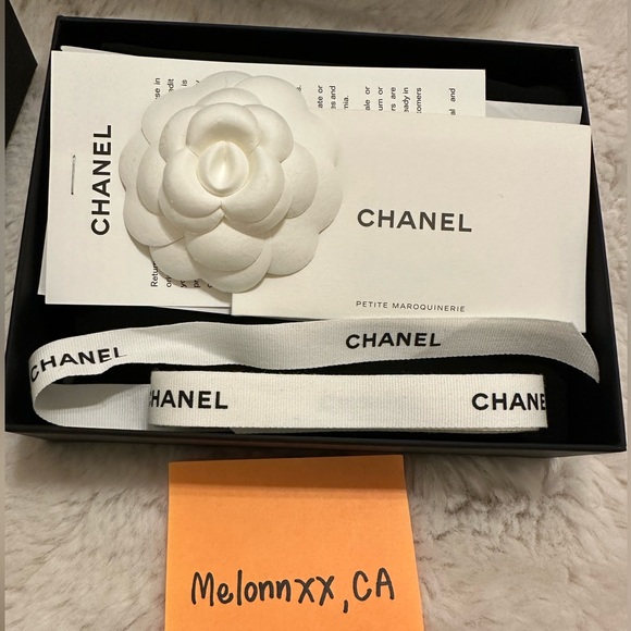 ✨ CHANEL 19 ZIPPED COIN WALLET ✨ - Picture 7 of 7